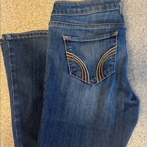 Hollister Women's Straight Leg Jeans in Indigo